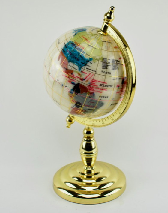 Image 1 of Globe terrestre vintage sur base en laiton