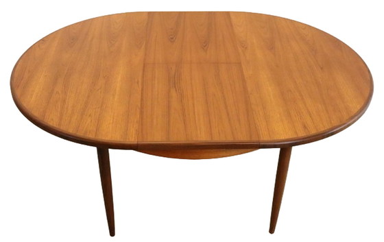 Image 1 of G-Plan table ronde à rallonge 'Wadworth' vintage