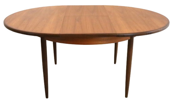 Image 1 of G-Plan table ronde à rallonge 'Wadworth' vintage