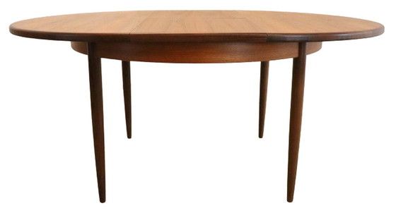 Image 1 of G-Plan table ronde à rallonge 'Wadworth' vintage