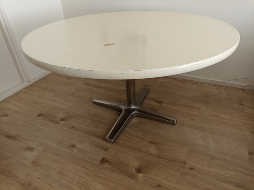 Pastoe dining table refurbishment