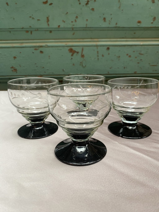 4X Liqueur Glasses On Black Base With Engraved Ear of Corn