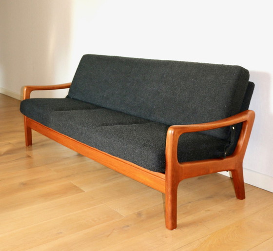 Image 1 of Divano pieghevole vintage danese in bouclé nero