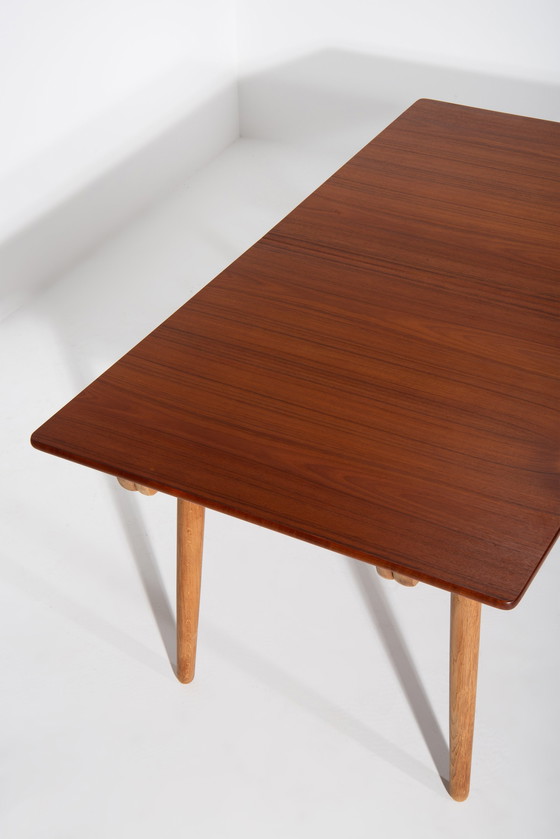 Image 1 of Extendable Dining Table - Hans J. Wegner