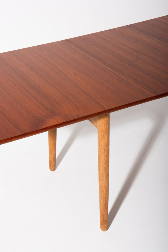 Image 1 of Extendable Dining Table - Hans J. Wegner