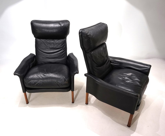 Image 1 of Hans Olsen, ensemble de 2 chaises en cuir avec ottoman, 1960