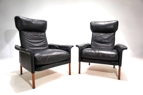 Image 1 of Hans Olsen, ensemble de 2 chaises en cuir avec ottoman, 1960