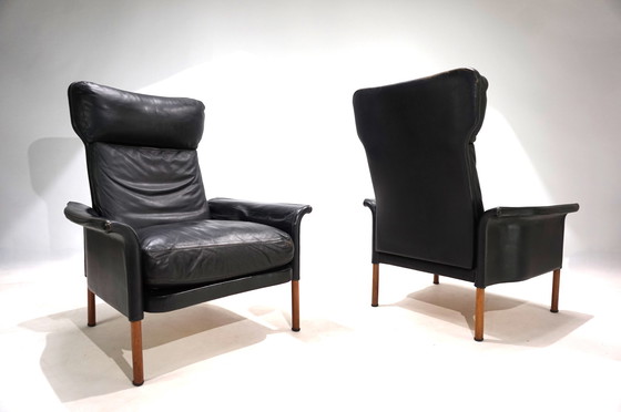 Image 1 of Hans Olsen, ensemble de 2 chaises en cuir avec ottoman, 1960