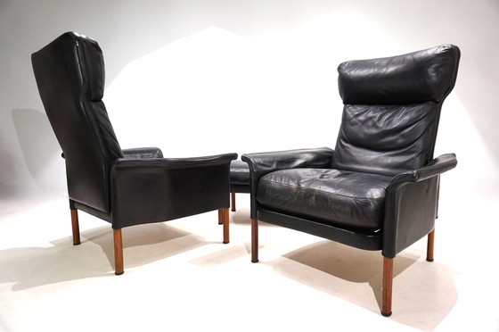 Image 1 of Hans Olsen, ensemble de 2 chaises en cuir avec ottoman, 1960