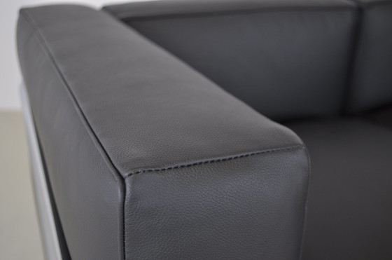 Image 1 of Cassina LC2 2-zits bank nieuw