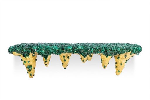 Consola de malaquita con decoración de estalactitas. Obra contemporánea.