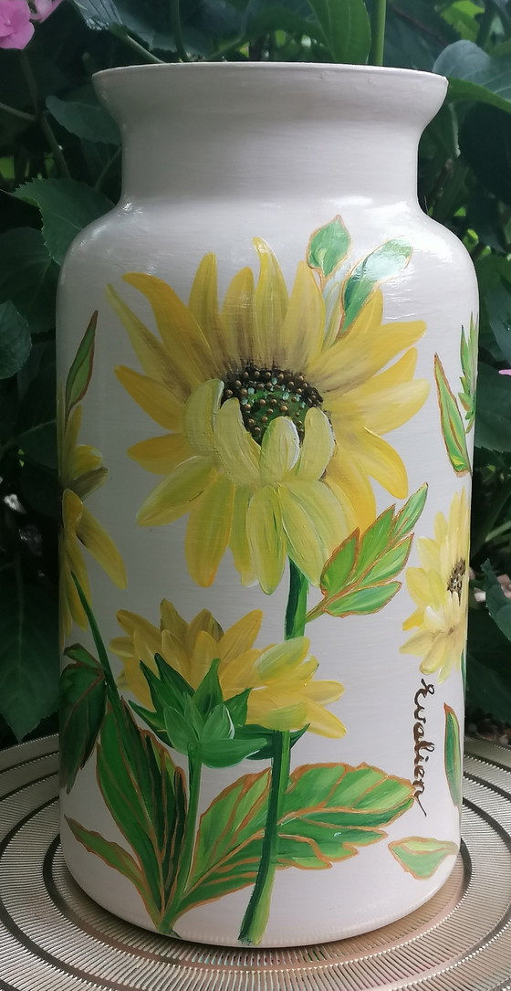 Image 1 of Hand-painted Vase 'Sunflower', Artist Evalien Ritmeester