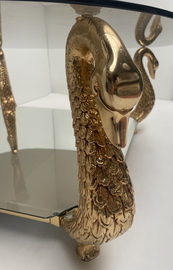 Image 1 of Tavolino da caffè vintage con cigni in ottone
