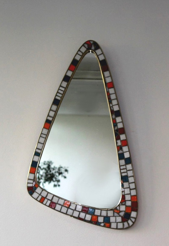 Image 1 of Specchio in mosaico e ottone, forma libera, Olanda, anni '50. 