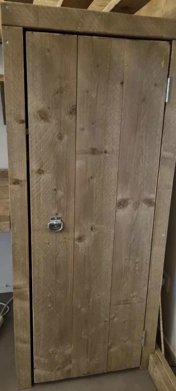 Image 1 of Letto a soppalco in legno con impalcatura