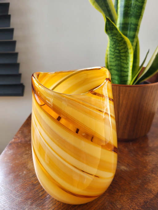 Cream swirl vase, hand-blown