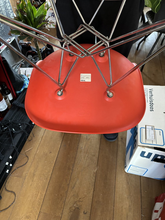 Image 1 of Chaise Vitra orange/rouge