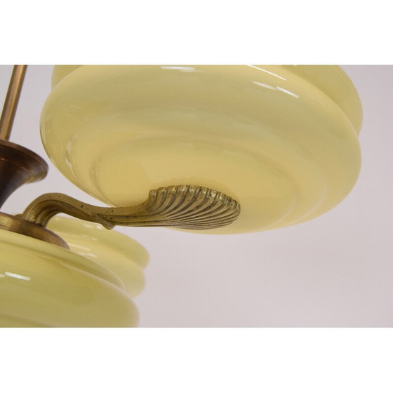 Image 1 of Lampadario vintage Art Déco in vetro e ottone, Cecoslovacchia, anni '30