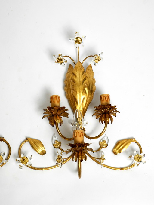 Pair of elegant gold plated Italian 1980's floral Regency Murano glass sconces