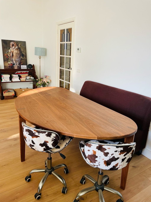 Dining table design American walnut Maarten Barnhoorn