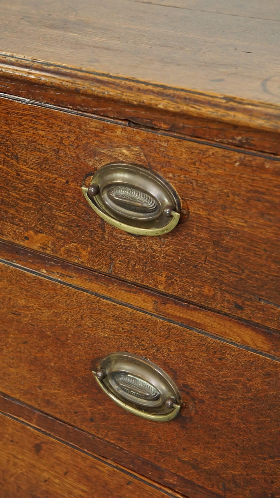 Image 1 of Oak Antique Chest of Drawers With 5 Drawers