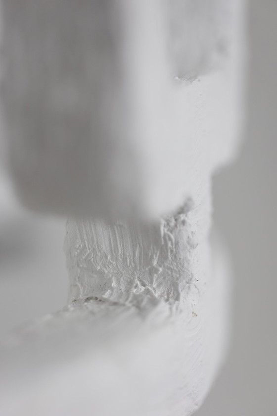 Image 1 of Farol de yeso "Omega". Obra de artista de series pequeñas.