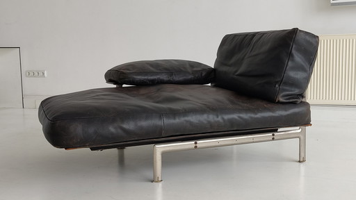 B&B Italia This chaise longue