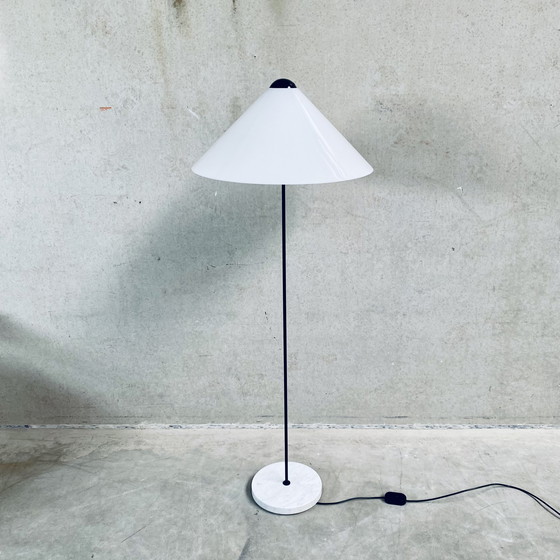 Image 1 of Oluce floor lamp Vico Magistretti model snow 1970