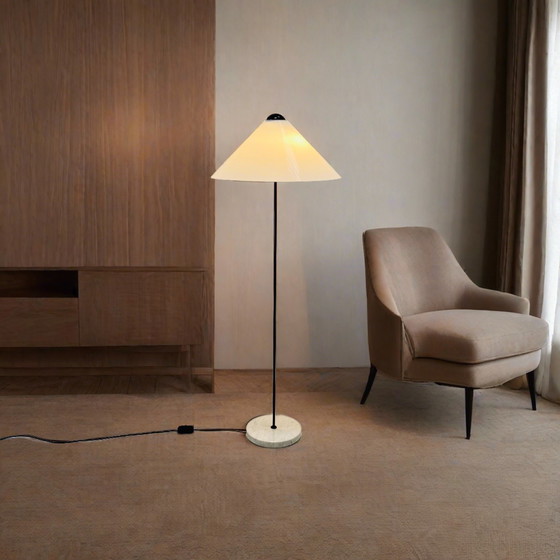 Image 1 of Oluce floor lamp Vico Magistretti model snow 1970