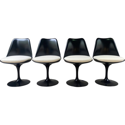 Set of 4 vintage Tulip chairs by Eero Saarinen for Knoll International
