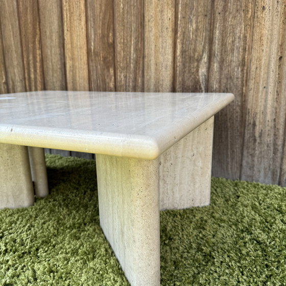 Image 1 of Table basse en travertin