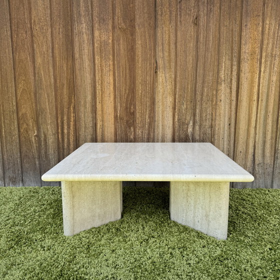 Image 1 of Table basse en travertin