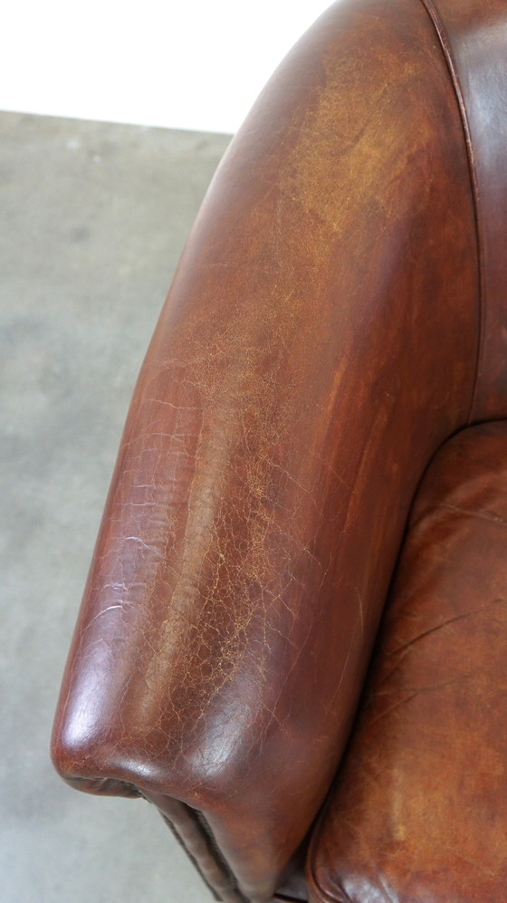 Image 1 of Spacious sheep leather club chair with a loose seat cushion