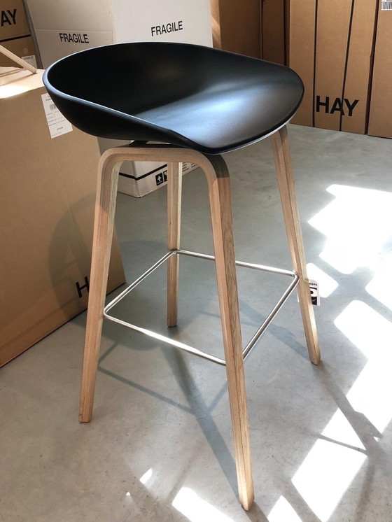 Image 1 of 4X Hay Bar75 Oak Matlac Black Bar Chair