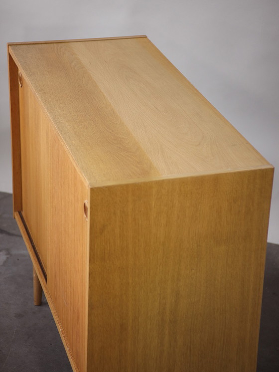 Image 1 of Armoire à portes coulissantes buffet chêne danois vintage