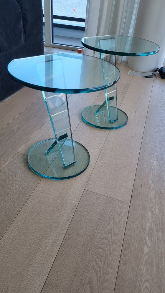 Image 1 of 2 tables d'appoint modernes en verre