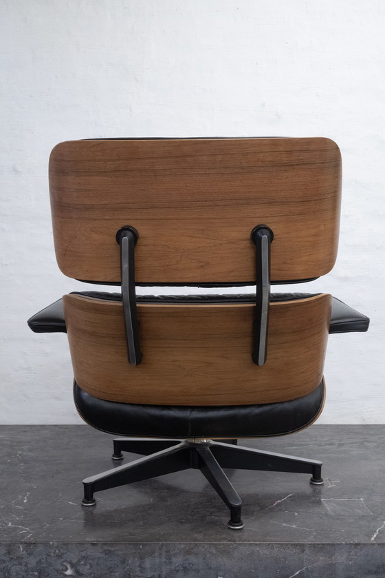 Image 1 of Eames Herman Miller lounge chair