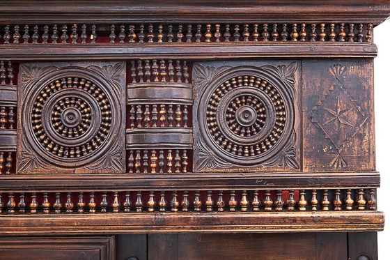 Image 1 of Credenza neo-bretone vintage in rovere massello, 1880