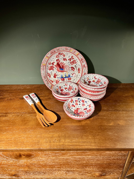 Image 1 of Deruta Mid - Century salad service, fruit bowl with cereal bowls and salad servers, Italian majolica red rooster ca. 1960-1970