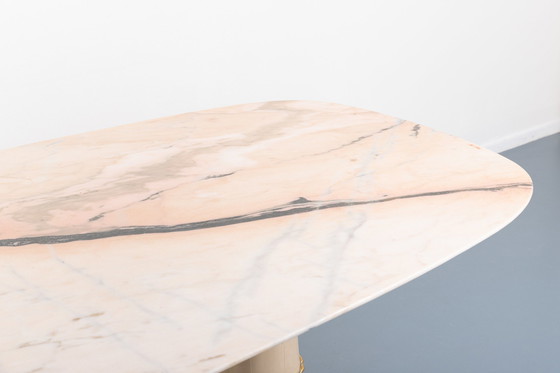 Image 1 of Spectacular marble table