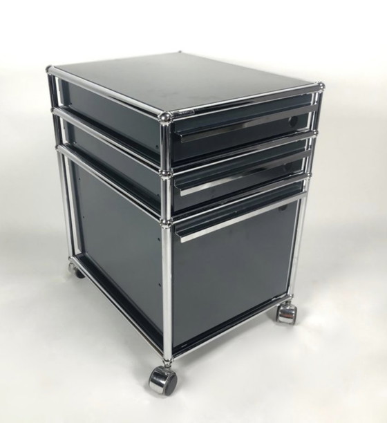 Image 1 of USM Haller Caisson à roulettes en diverses couleurs (couleurs spéciales uniquement disponibles chez nous)