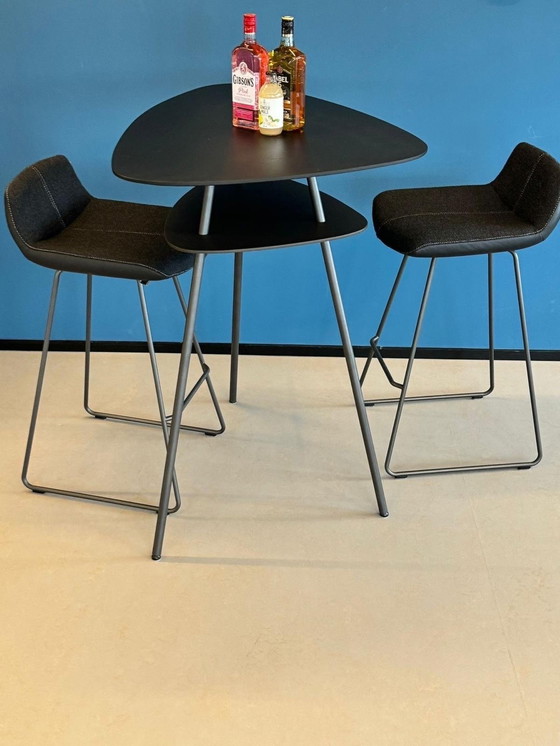 Image 1 of Leolux high table Lys and 2 bar stools Caron