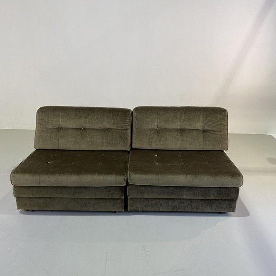 Image 1 of Divano letto in velluto vintage