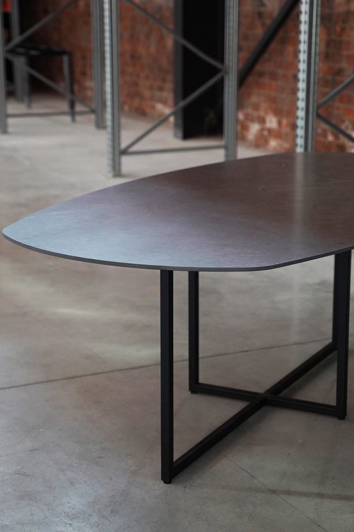 UNIT 14 / Ceramic Dining Table 