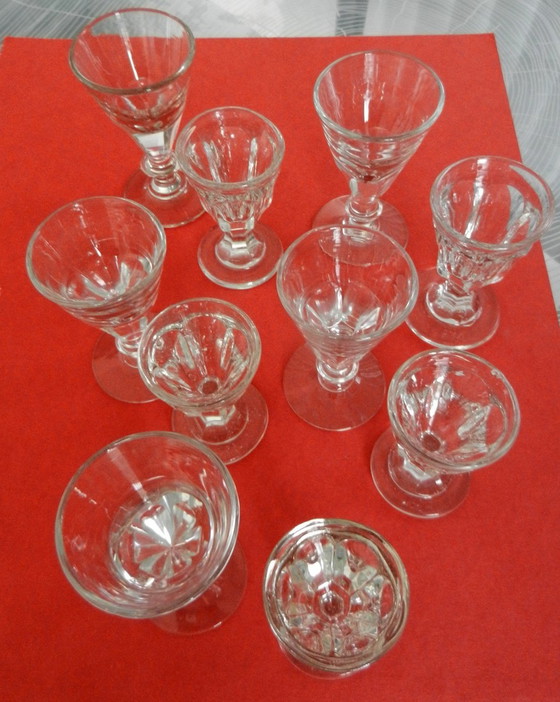 Image 1 of Antique Glassware: 10 Flat Rim Glasses (White Wine or Aperitif Glasses)