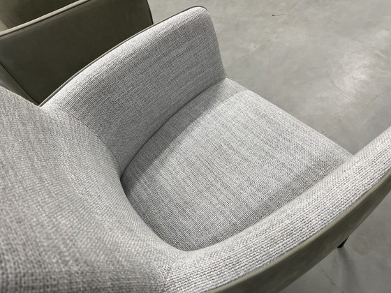 Image 1 of 4 chaises de salle à manger Leolux Gyon tissu en cuir gris