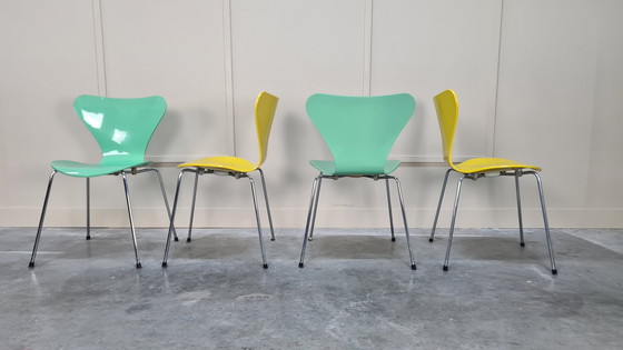 Image 1 of 4 X Butterfly Chairs By Fritz Hansen, Original Late 70S Early 80S