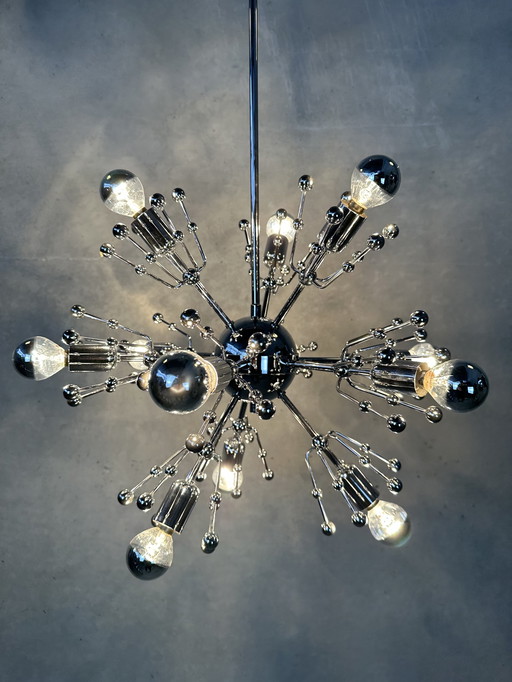Lampadario Sputnik dal design vintage