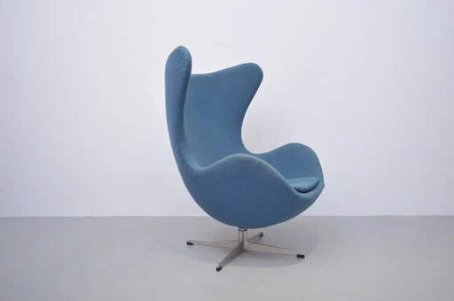 Arne Jacobsen Egg Chair 1961 en pétrole de Fritz Hansen