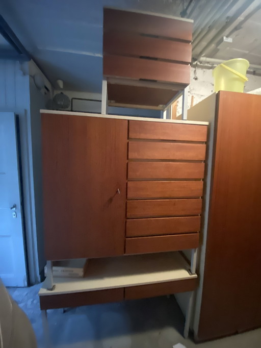 Teak / Interlübke design / 4 cupboards / 1 slightly defective